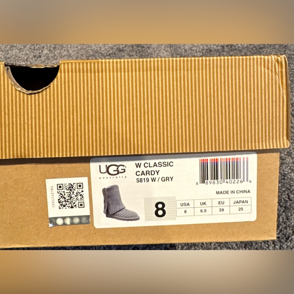 UGG Classic Cardy Knit Boots – Size 8 • EUC (Excellent Used Condition) - Picture 11 of 12